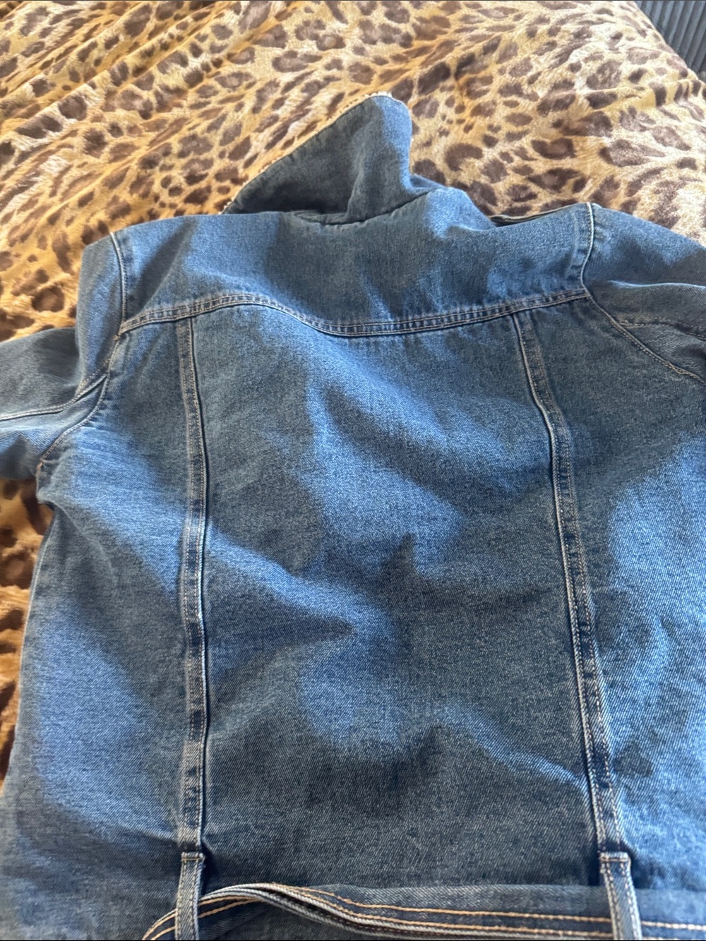 Calvin Klein Women’s Blue Denim Sherpa-Lined Jacket - Picture 4 of 4